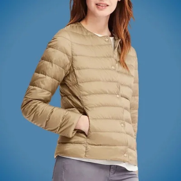 LIKE NEW Uniqlo women’s lightweight compact down jacket in gold/brown medium - Picture 1 of 4